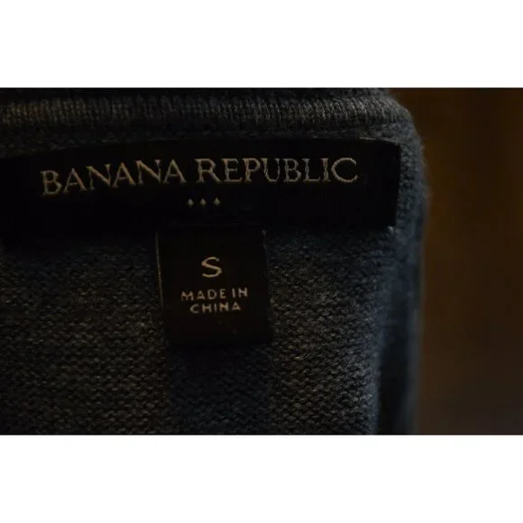 Banana Republic Women’s Size Small Gray Cardigan Sweater Preppy Classic Basic - Picture 5 of 5